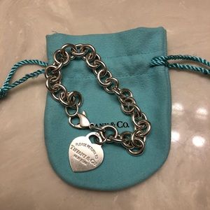Tiffany’s chain link heart bracelet